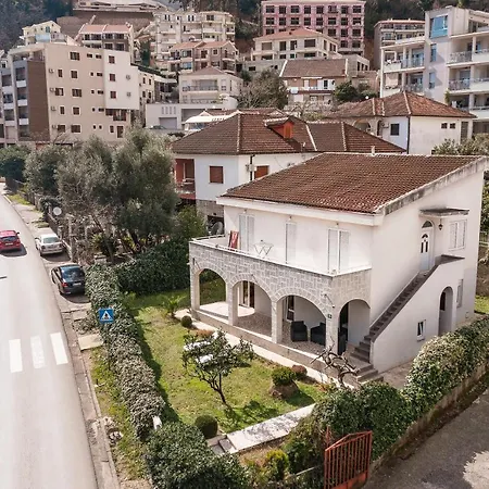 Montesun Novak Ferienhaus Budva