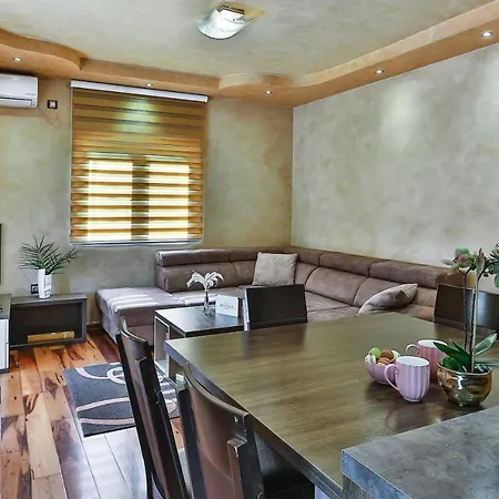 Ferienhaus Montesun Novak Budva