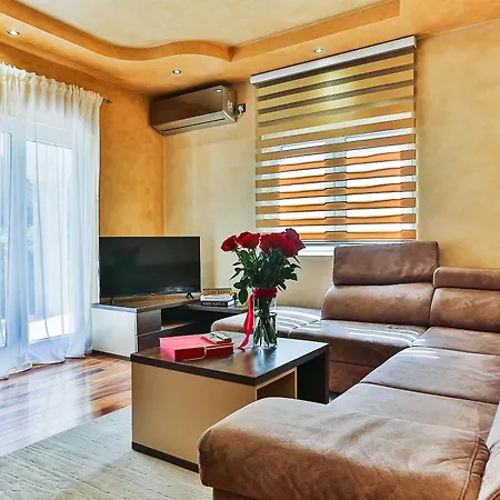Montesun Novak Ferienhaus Budva